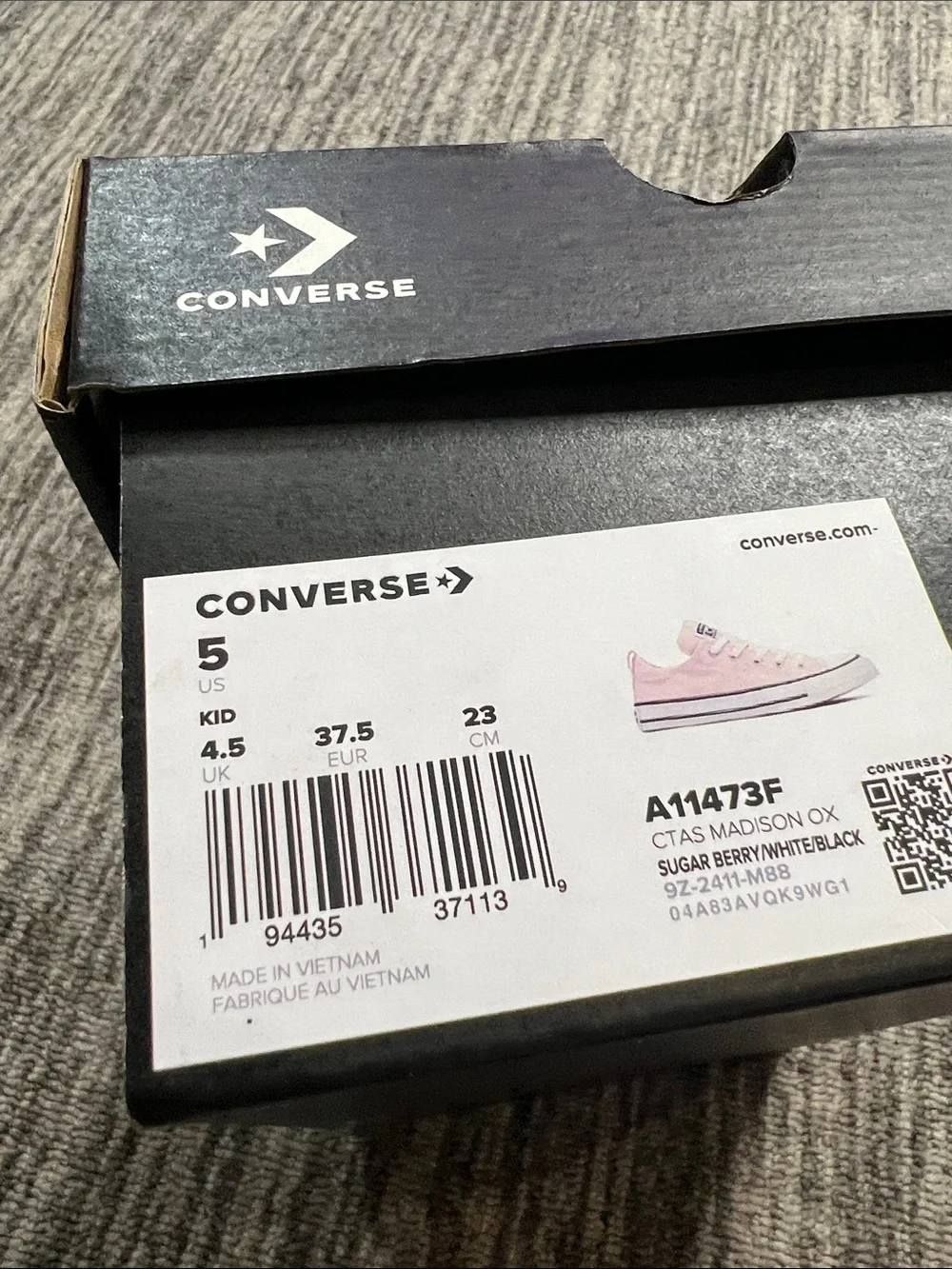 Converse - Low Top Sneakers Pink and White Kids Size 5